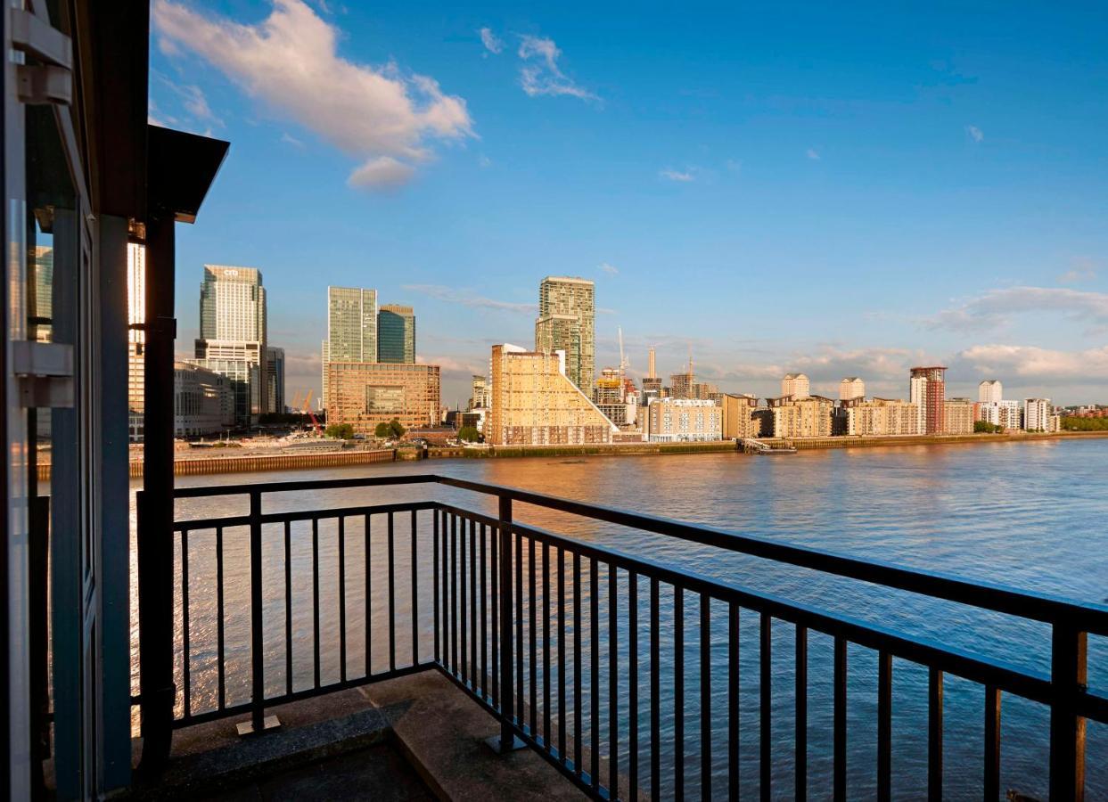 Doubletree By Hilton London - Docklands Riverside Exterior foto